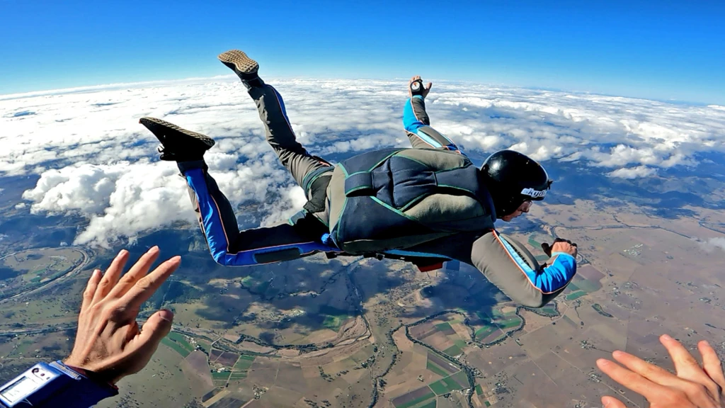 Côté : Saut en parachute et expérience aérienne en tandem avec prise en charge à l'hôtel