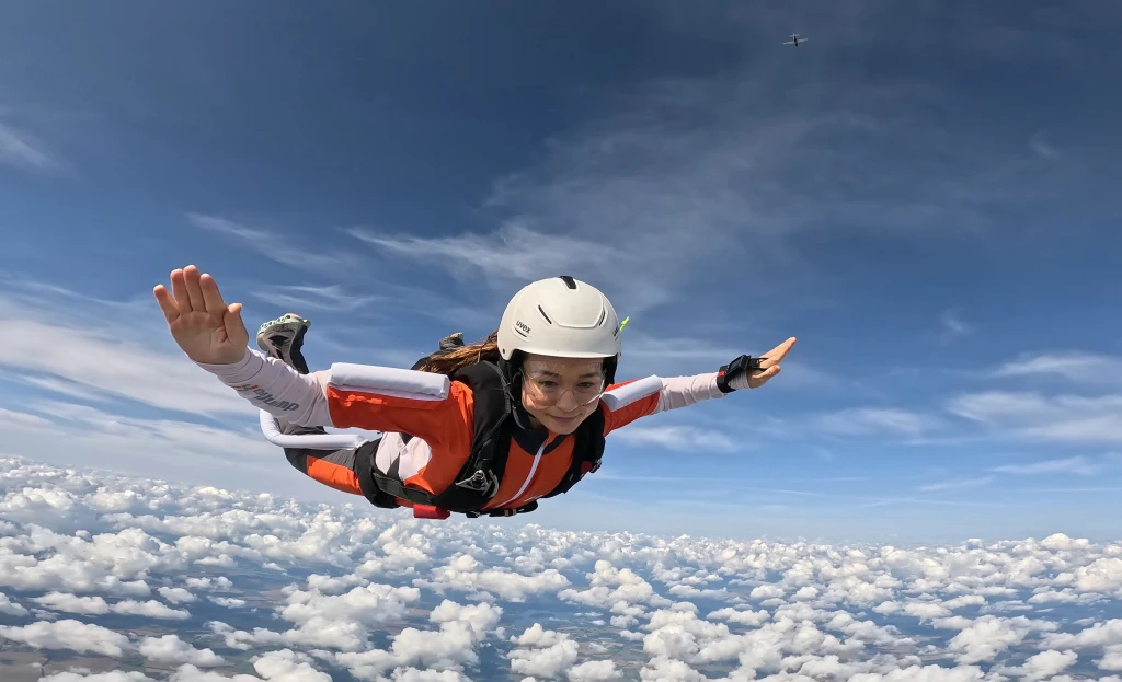 Côté : Saut en parachute et expérience aérienne en tandem avec prise en charge à l'hôtel