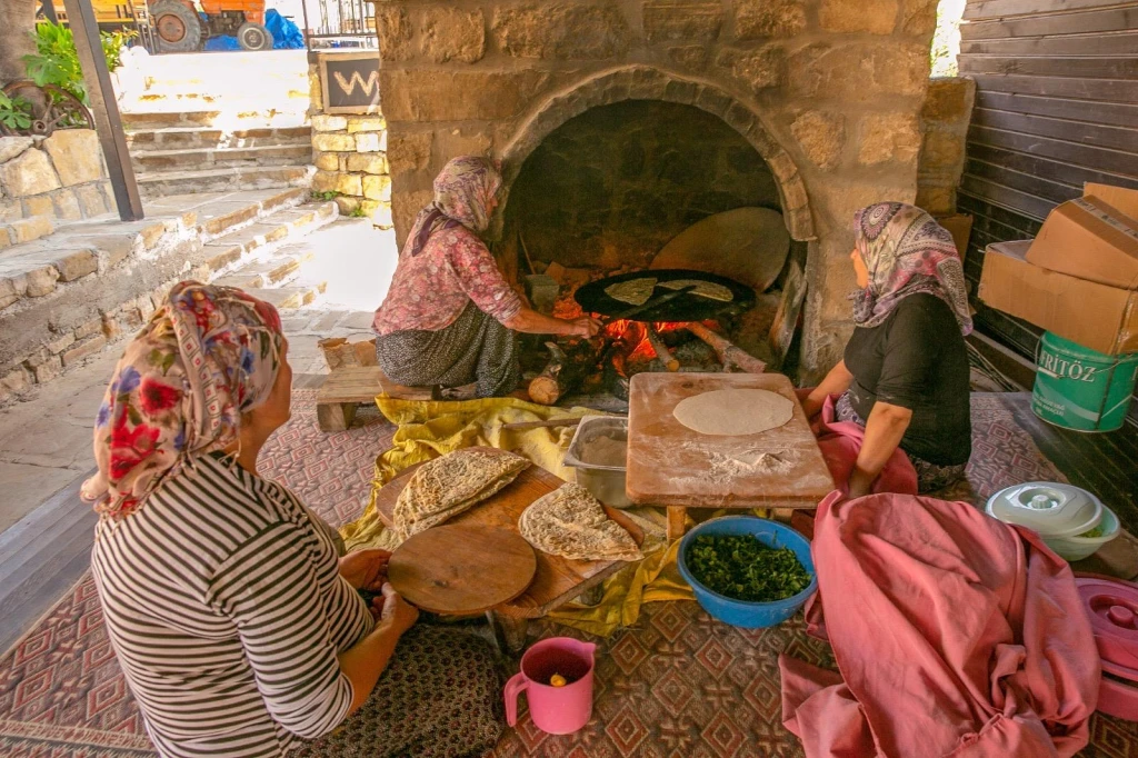 Side: Inland Life & Mix Tour with Local Lunch