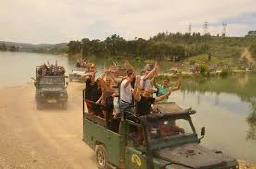 Сайд: Джип-сафари тур на Зелене озеро з Land Defender