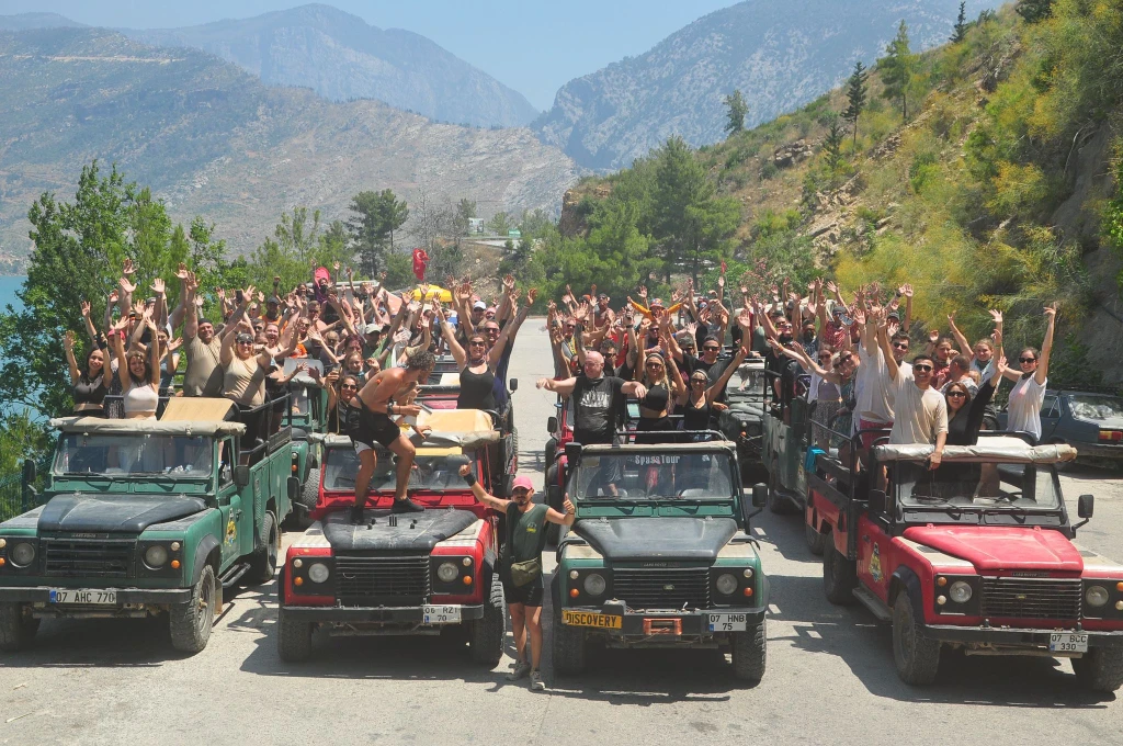 Сайд: Джип-сафари тур на Зелене озеро з Land Defender