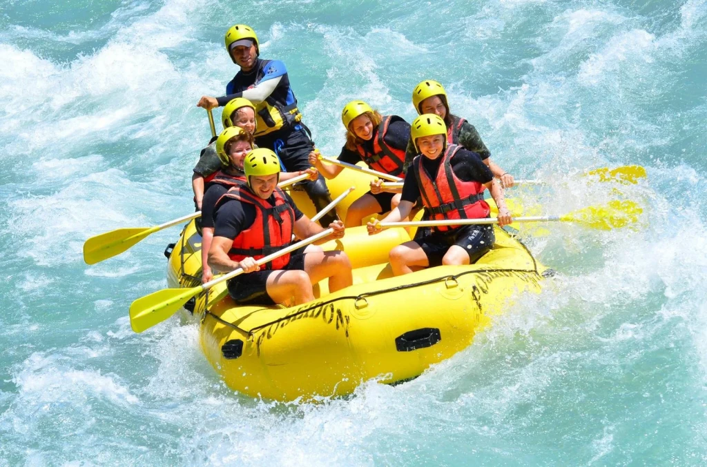 Cañón Köprülü Rafting en río salvaje con almuerzo