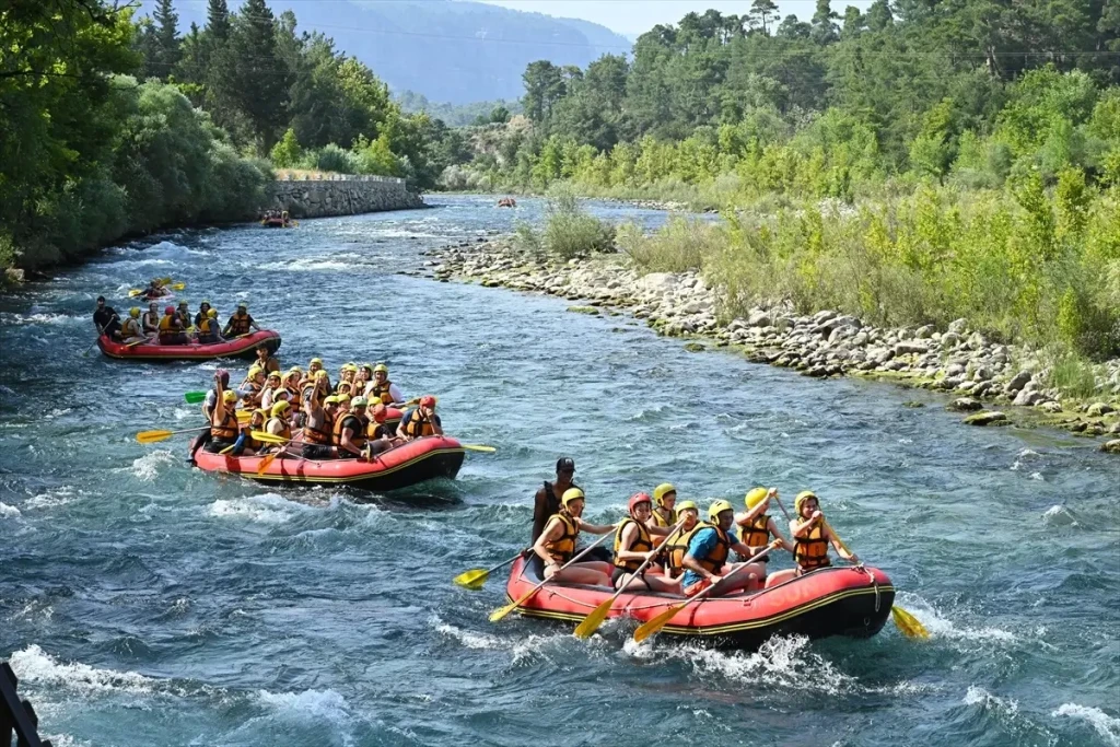 Cañón Köprülü Rafting en río salvaje con almuerzo