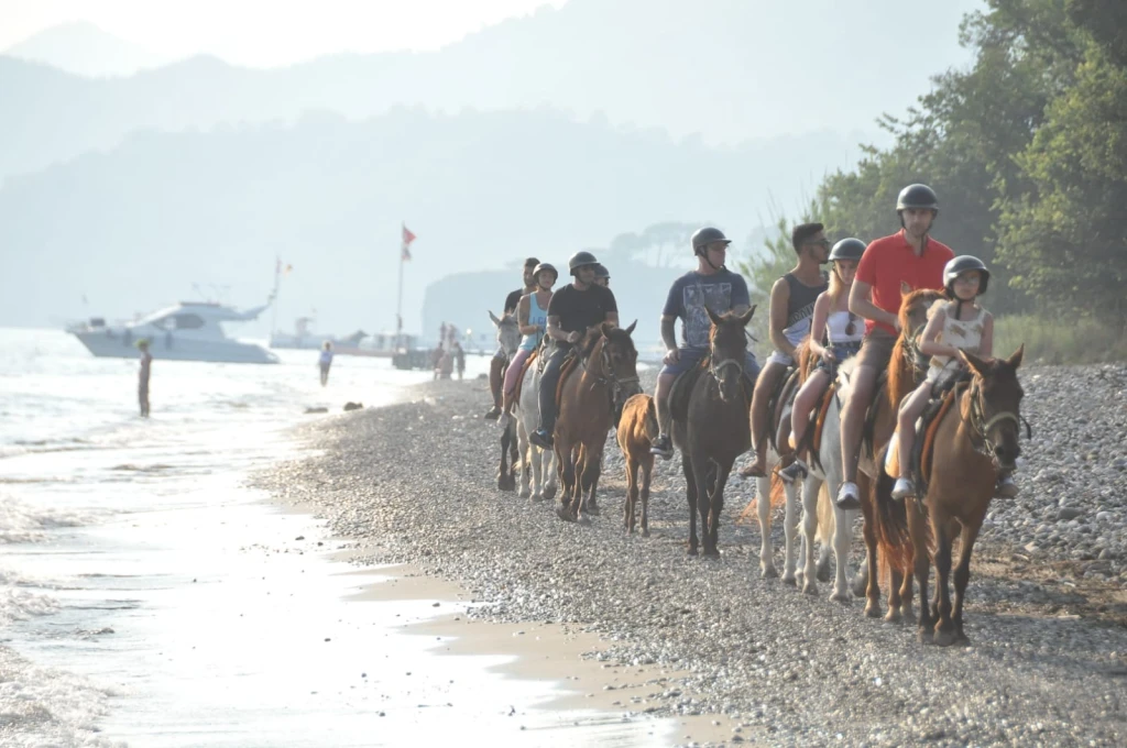 Fethiye Denizde At Turu