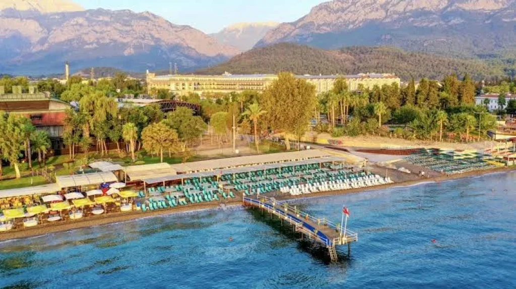 Crystal De Luxe Resort & Spa
