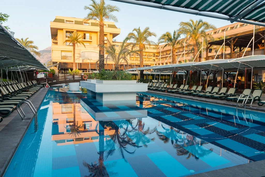 Crystal De Luxe Resort & Spa