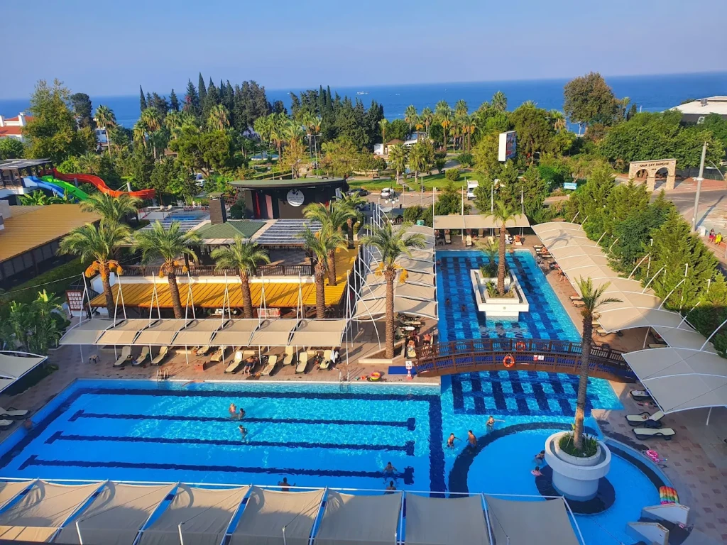 Crystal De Luxe Resort & Spa