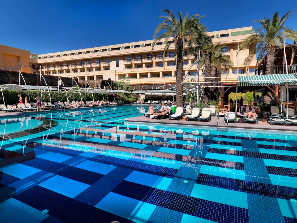 Crystal De Luxe Resort & Spa
