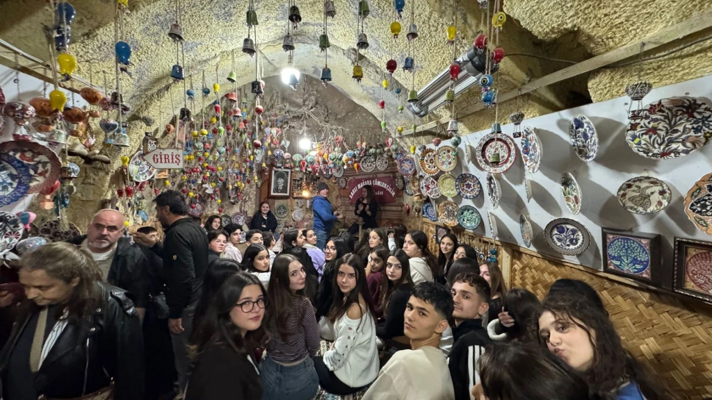 Masal Gibi Kapadokya, Yeraltı Şehri ve Peri Bacaları Turu 1 Gece Otel Konaklamalı