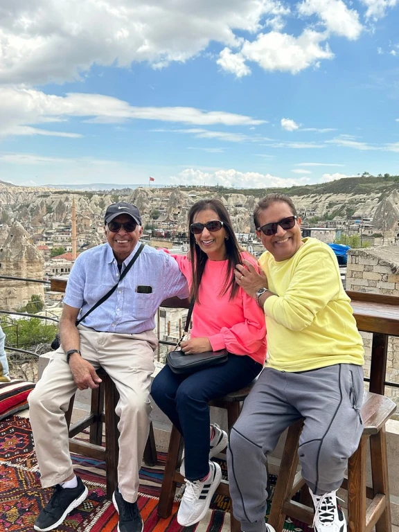 Zbor cu balonul în Cappadocia + Turul Roșu | Combinație clasică la răsărit în aceeași zi