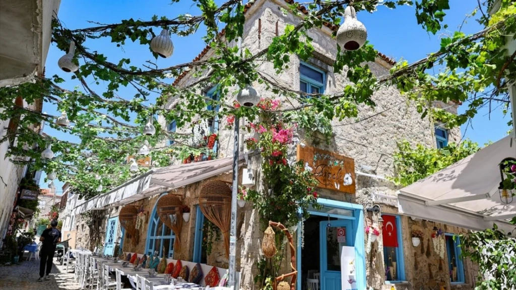 Alaçatı Ot ve Enginar Festivali Turu 1 Gece Otel Konaklamalı