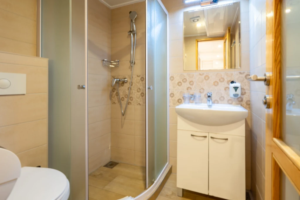 Dubrovnik to Split Mini Cruise 2026 – Luxury Croatia Blue Voyage Experience