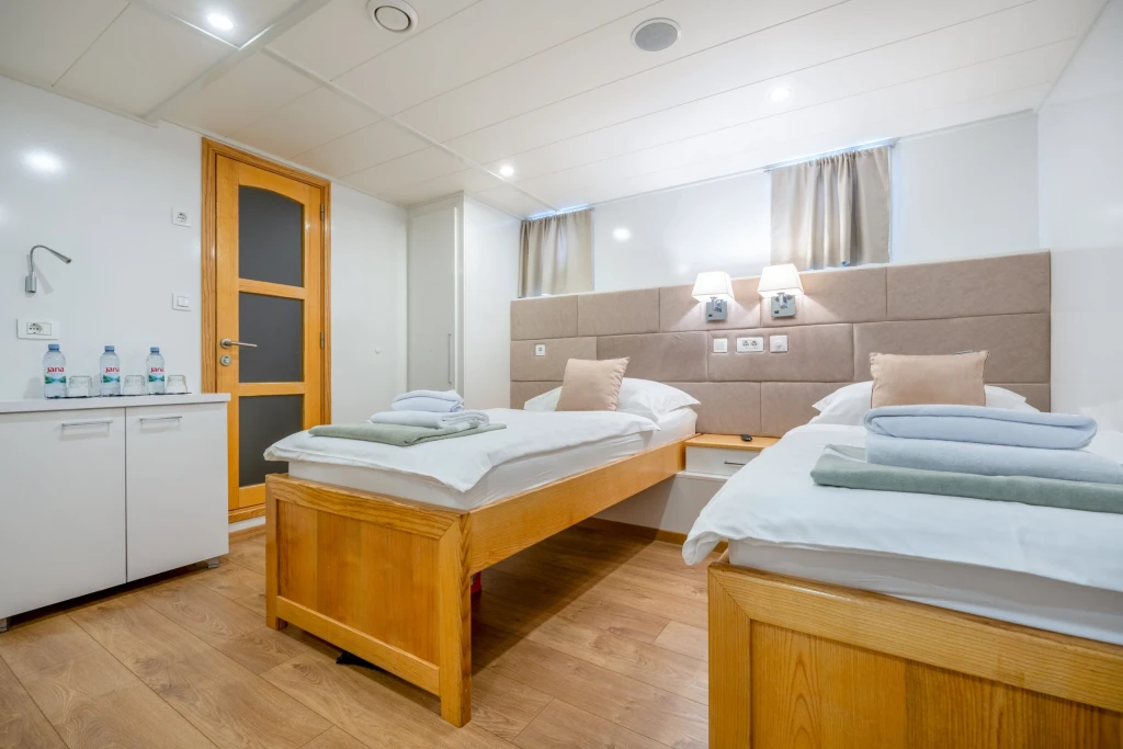 Dubrovnik to Split Mini Cruise 2026 – Luxury Croatia Blue Voyage Experience