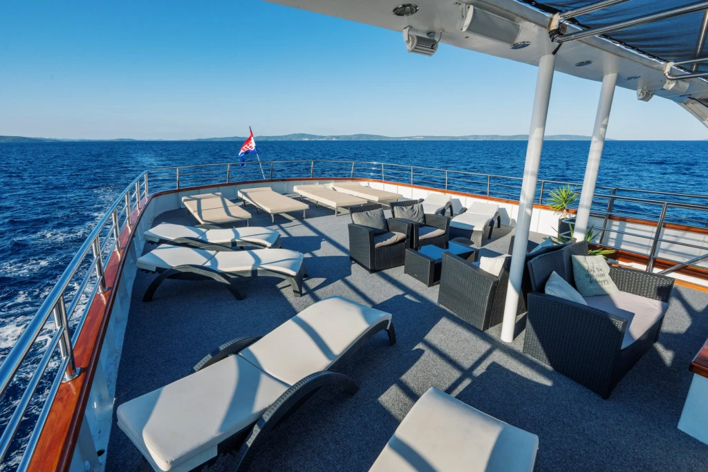 Dubrovnik to Split Mini Cruise 2026 – Luxury Croatia Blue Voyage Experience