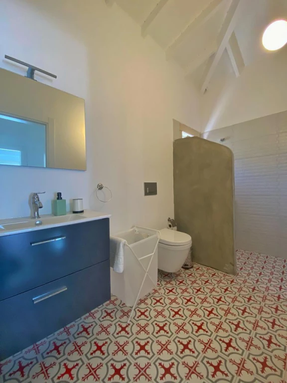 Alaçatı Çarşı içi 3 yatak odalı, havuzlu taş villa 4