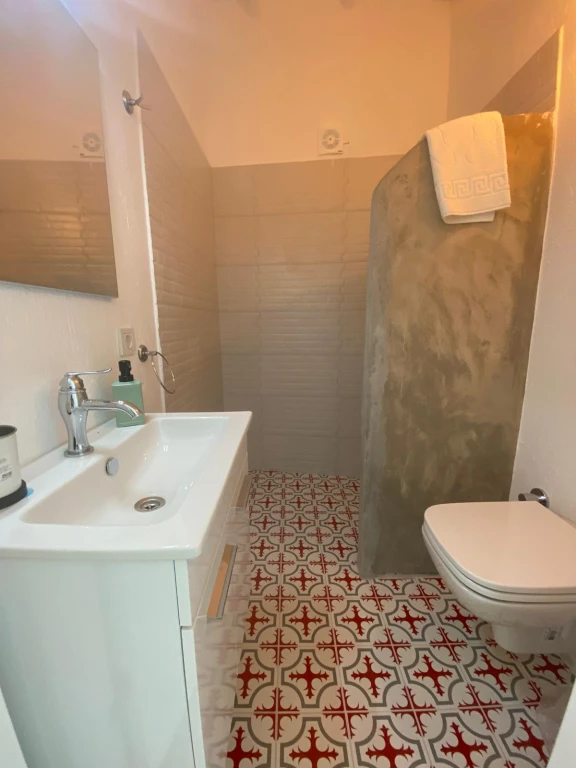 Alaçatı Çarşı içi 3 yatak odalı, havuzlu taş villa 5