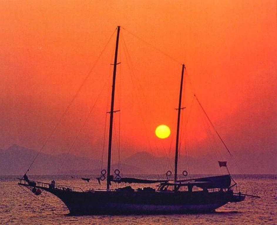 Ölüdeniz Korsan Teknesi ile Gün Batımı Turu