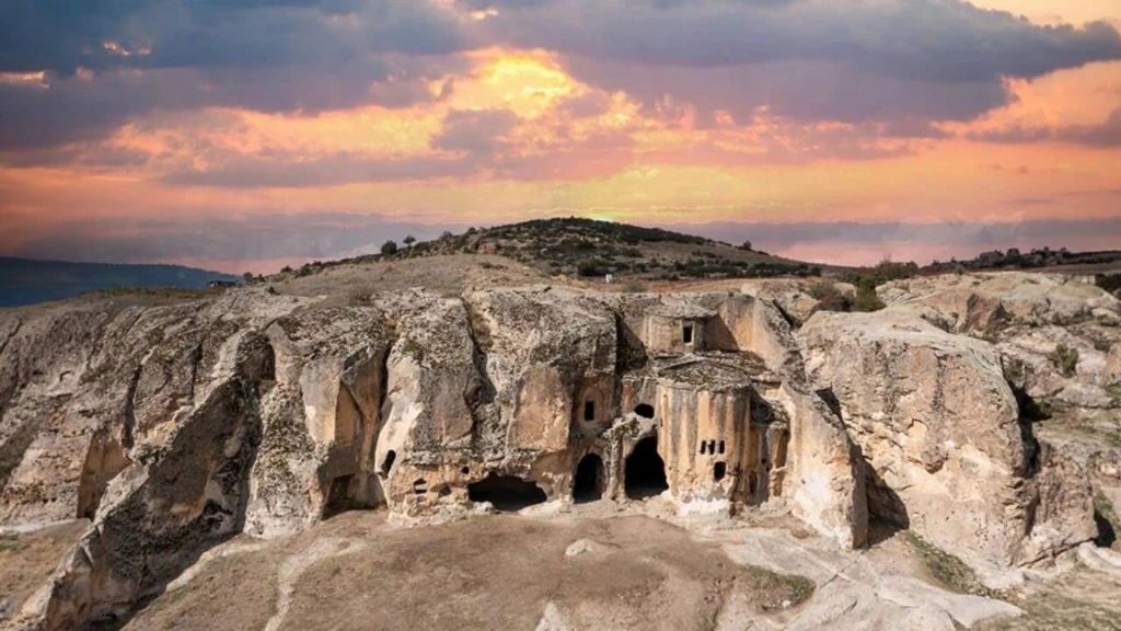 Kurban Bayramı Özel Salda Gölü Pamukkale Ayazini Frig Vadisi Turu 1 Gece Otel Konaklamalı