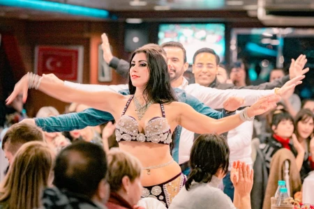 Trapianto di Capelli con un'Esperienza Esclusiva a Istanbul in 4 Giorni, 3 Notti