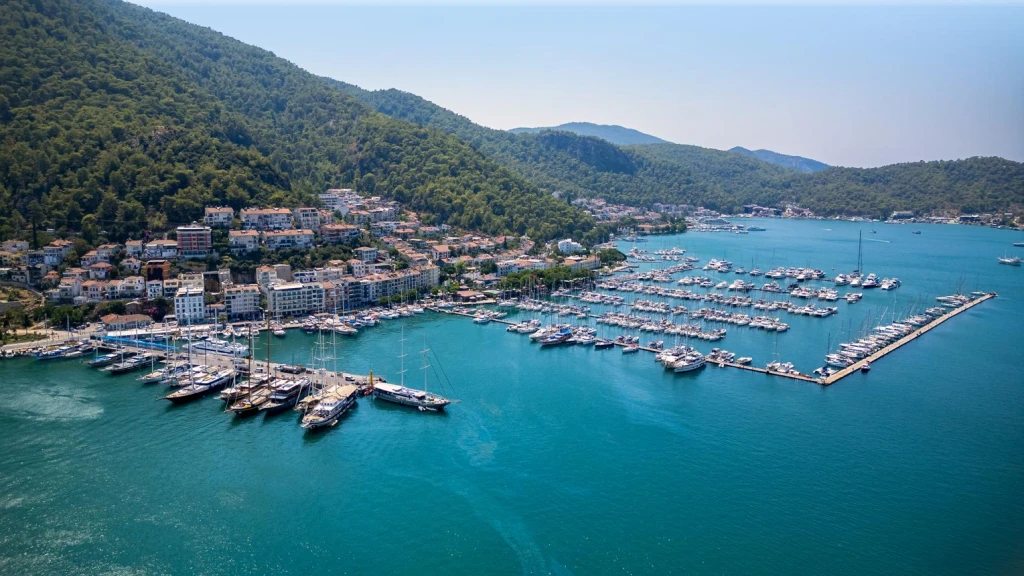 Лодка обиколка на 12-те острова във Фетие