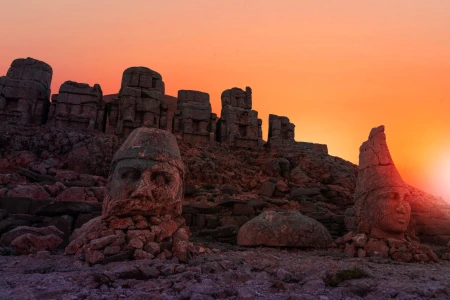 Istanbul'dan Uçakla Nemrut Dağı Gün doğumu Turu - 2 Gün 1 Gece