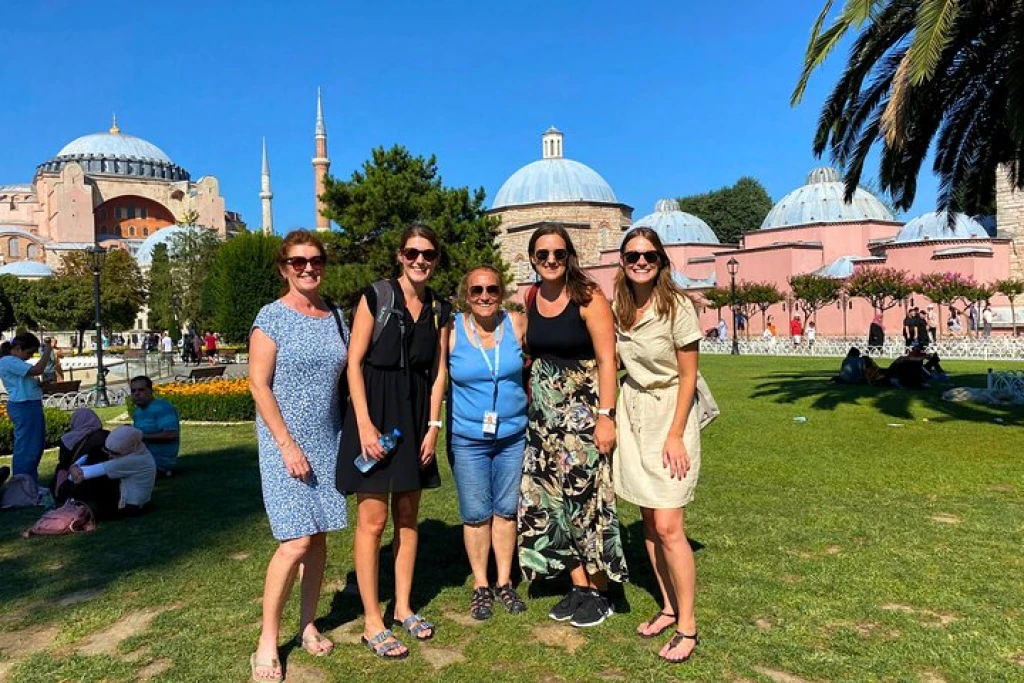 Are There Any Highly Recommended Small Group Tours in Istanbul?