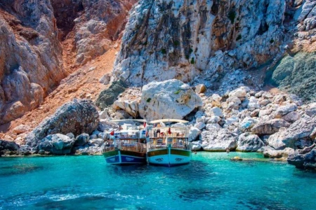 Turul cu barca pe insula Suluada: Descoperiți Maldivele turcești din Antalya