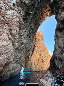 Turul cu barca pe insula Suluada: Descoperiți Maldivele turcești din Antalya