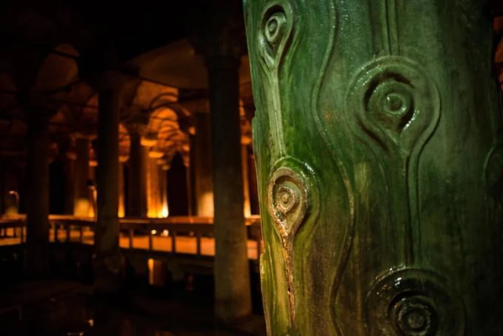 इस्तांबुल से अंताल्या हवाई जहाज द्वारा मिथक और किंवदंतियों का दौरा