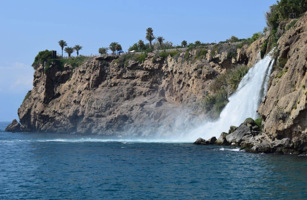 इस्तांबुल से अंताल्या हवाई जहाज द्वारा मिथक और किंवदंतियों का दौरा