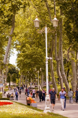 STOP SCROLLING: Eternal Wonder Tours Presents Istanbul’s "Perfect Season."