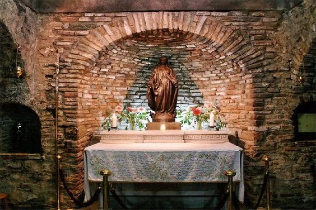 イスタンブールから飛行機でのカッパドキア3日2泊