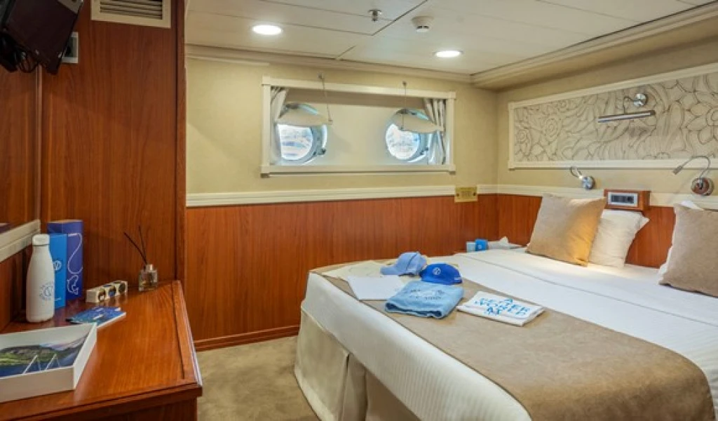 Aegean Food & Culture Cruise – Luxury Culinary Yacht Experience in Greece