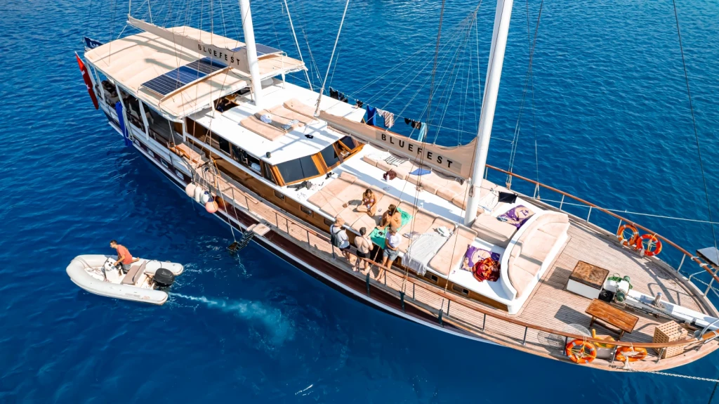 کروز آبی ۴ روزه - ۳ شب