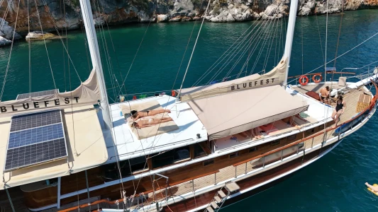 Pelayaran Biru 4 Hari 3 Malam