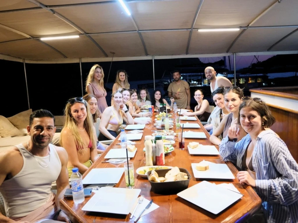 کروز آبی ۴ روزه - ۳ شب