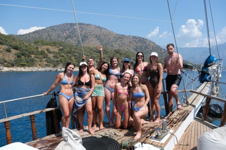 Pelayaran Biru 4 Hari 3 Malam