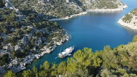 Pelayaran Biru 4 Hari 3 Malam