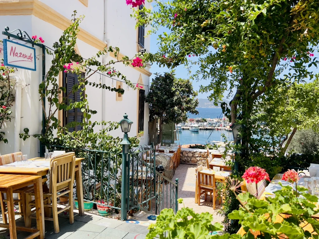 کروز آبی ۴ روزه - ۳ شب