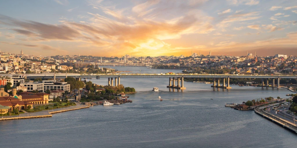Istanbul Twee Continenten Tour met Camlica, Beylerbeyi en Cruise
