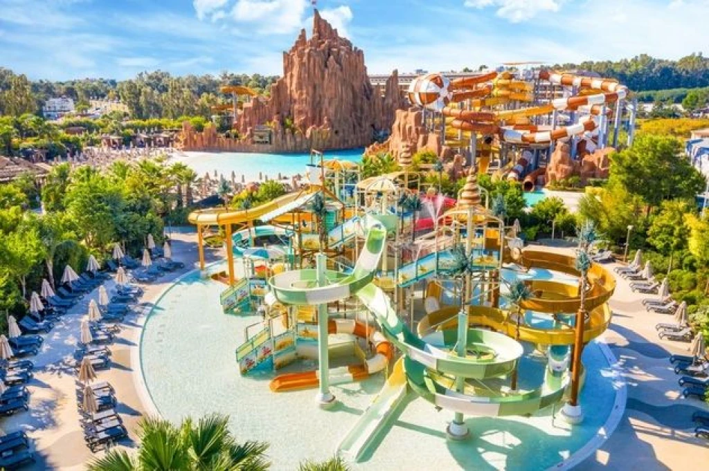 Antalya The Land of Legends Tema Park Turu – Transfer Dahil Eğlence Deneyimi