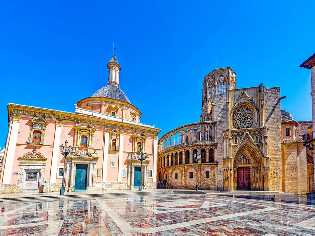 MAXI SPAIN AND ANDALUSIA TOUR WITH PGS