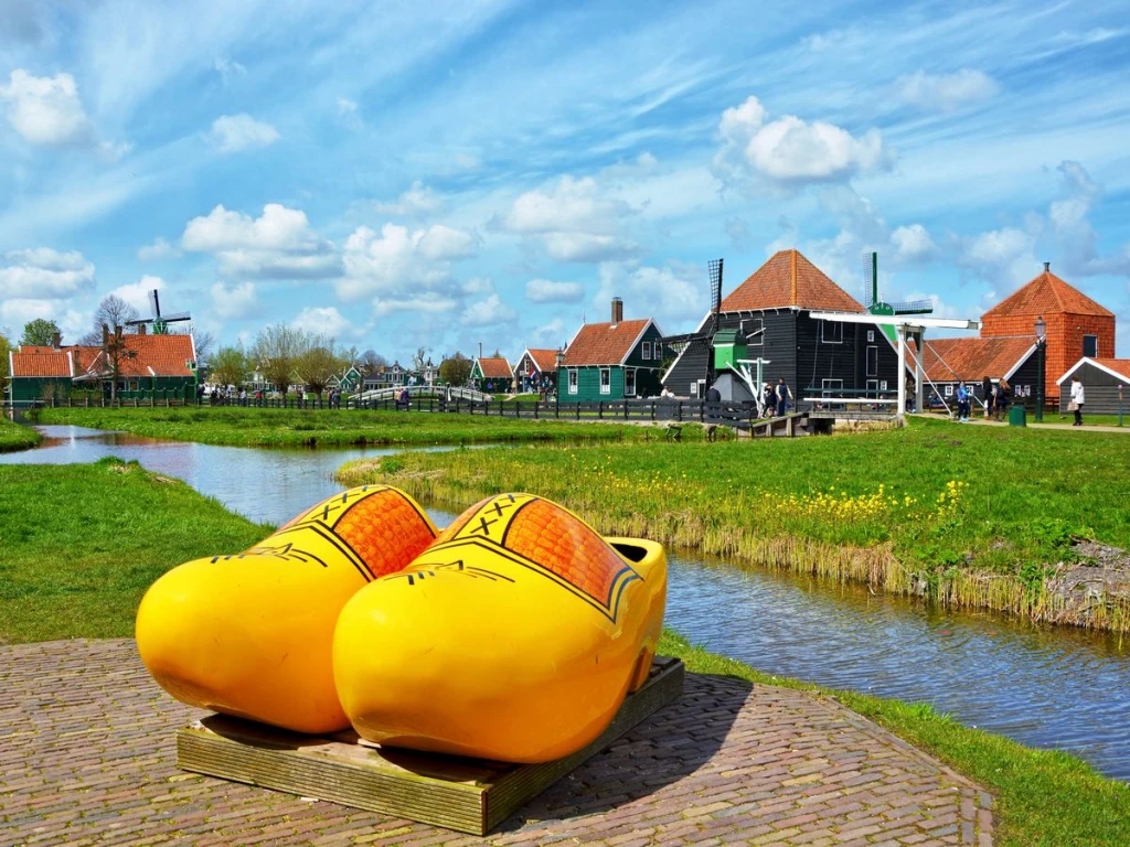 MAXI BENELUX - PARIS - ALSÁCIA 7 NOITES COM PGS