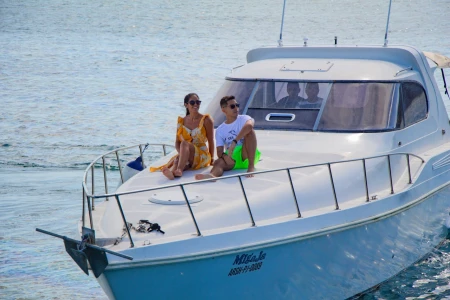 Excursión privada de lujo en yate en Alanya: Escape VIP de 4 horas por el Mediterráneo