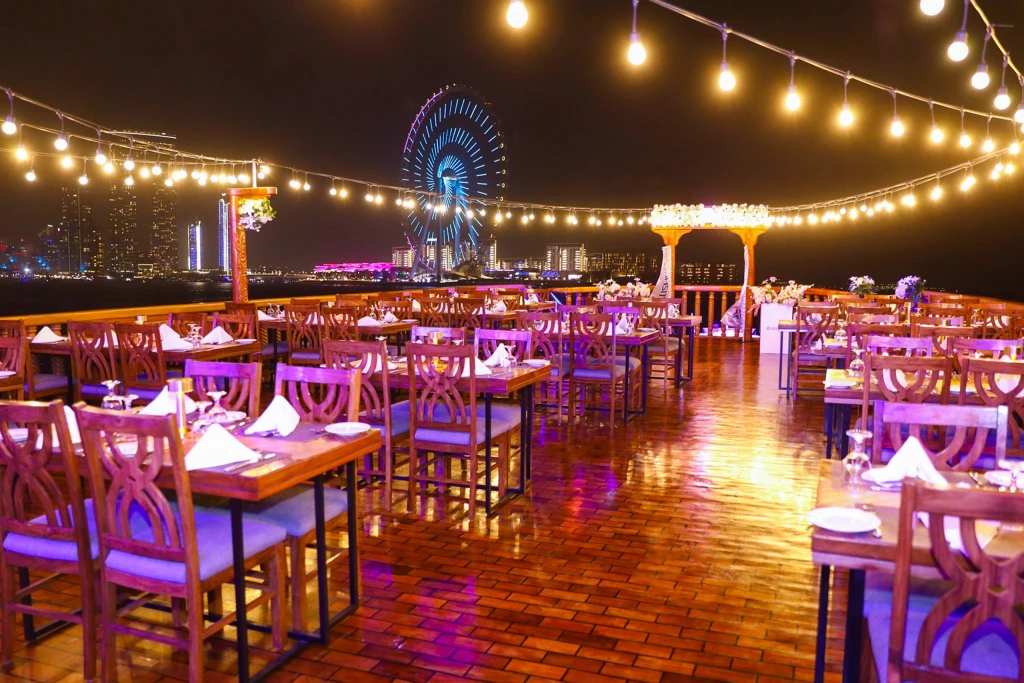 Dubai Marina Dhow Cruise - VIP