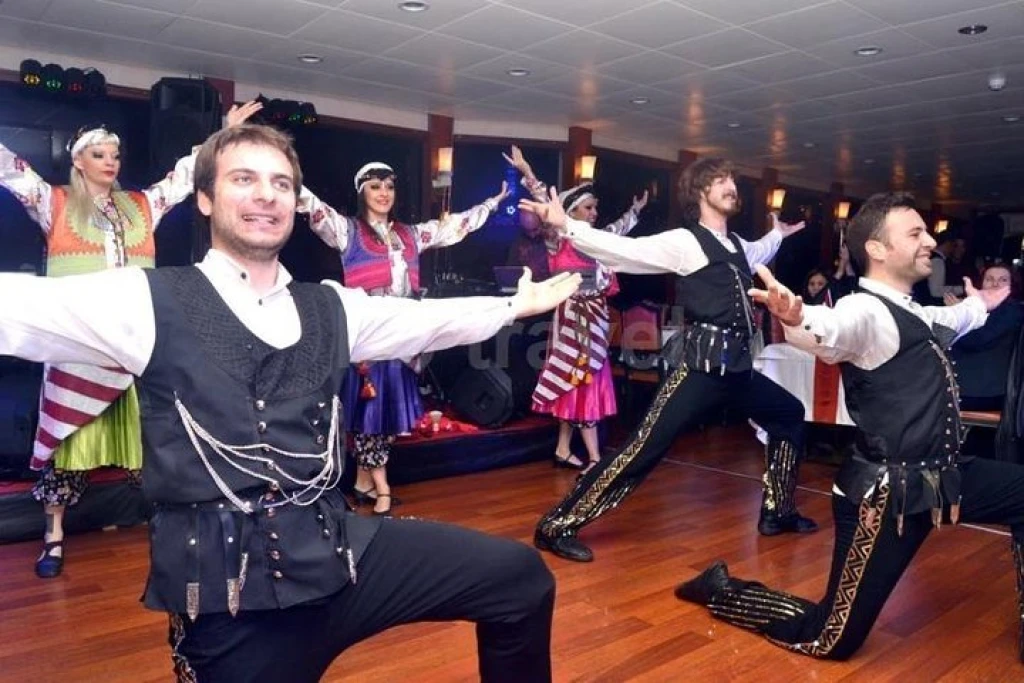 Istanbul Bosphorus Dinner & Show Cruise