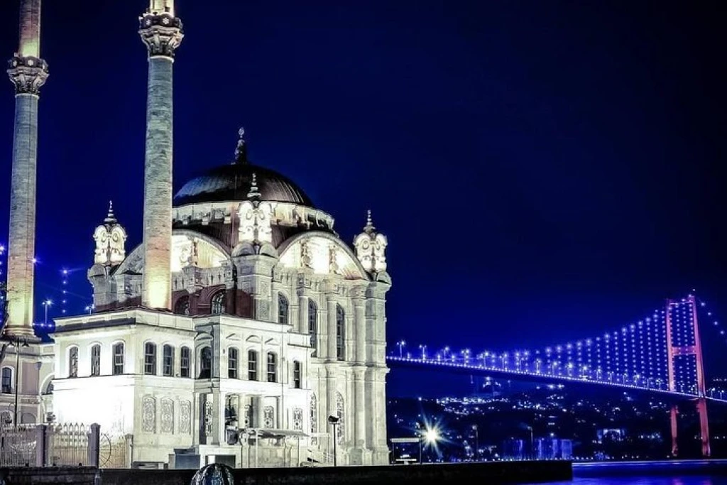 Istanbul Bosphorus Dinner & Show Cruise