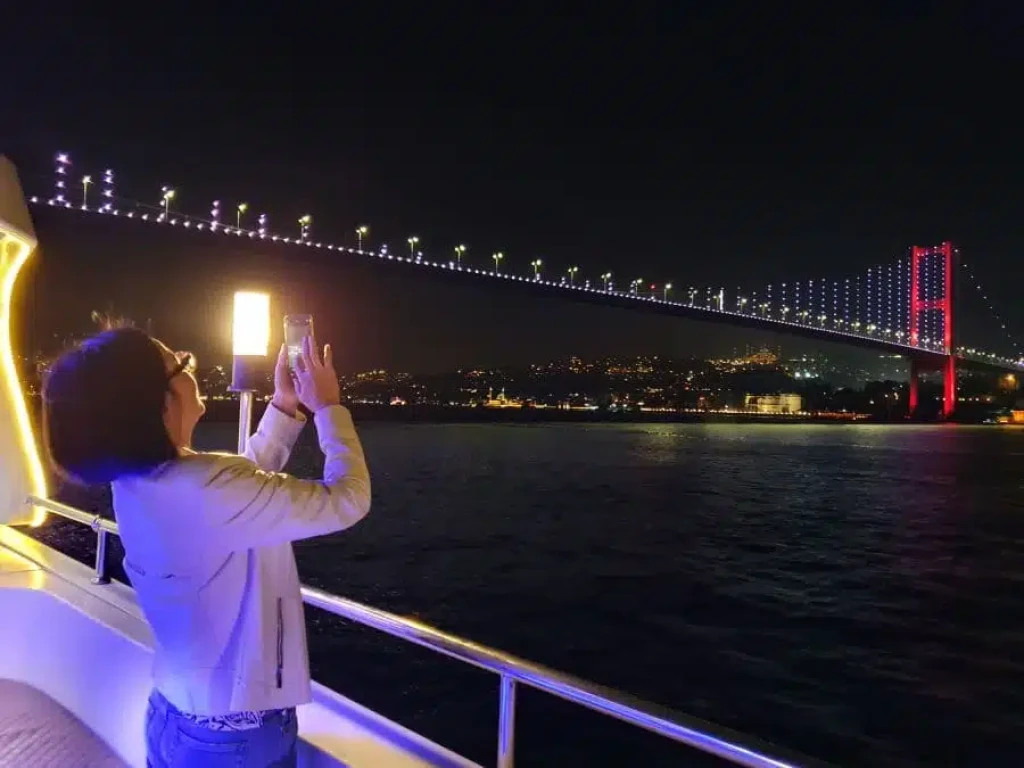 Istanbul Bosphorus Dinner & Show Cruise