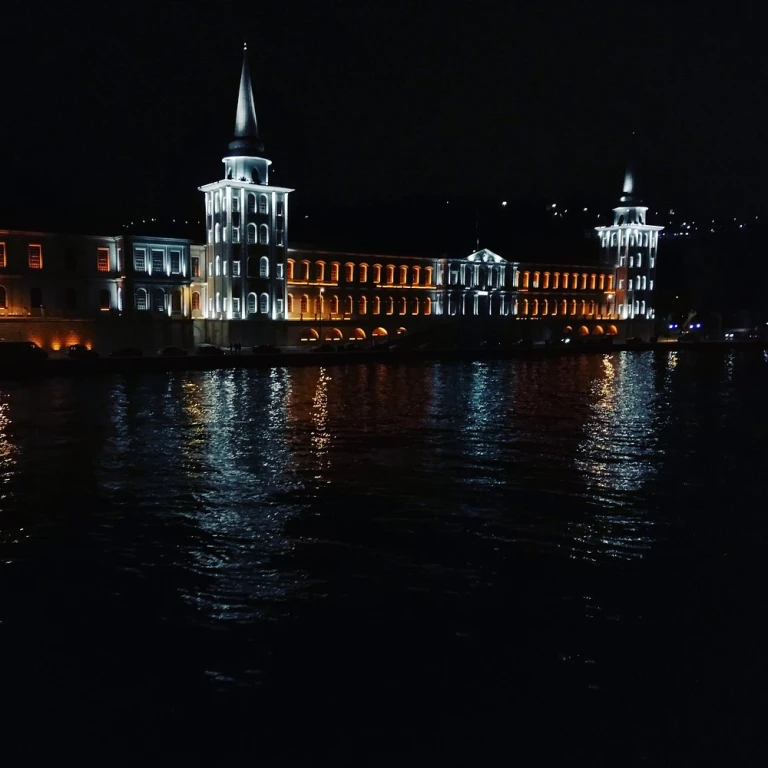 Istanbul Bosphorus Dinner & Show Cruise