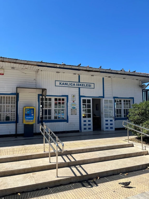 Luxury Bosphorus Yacht Cruise with Asian Side Stop